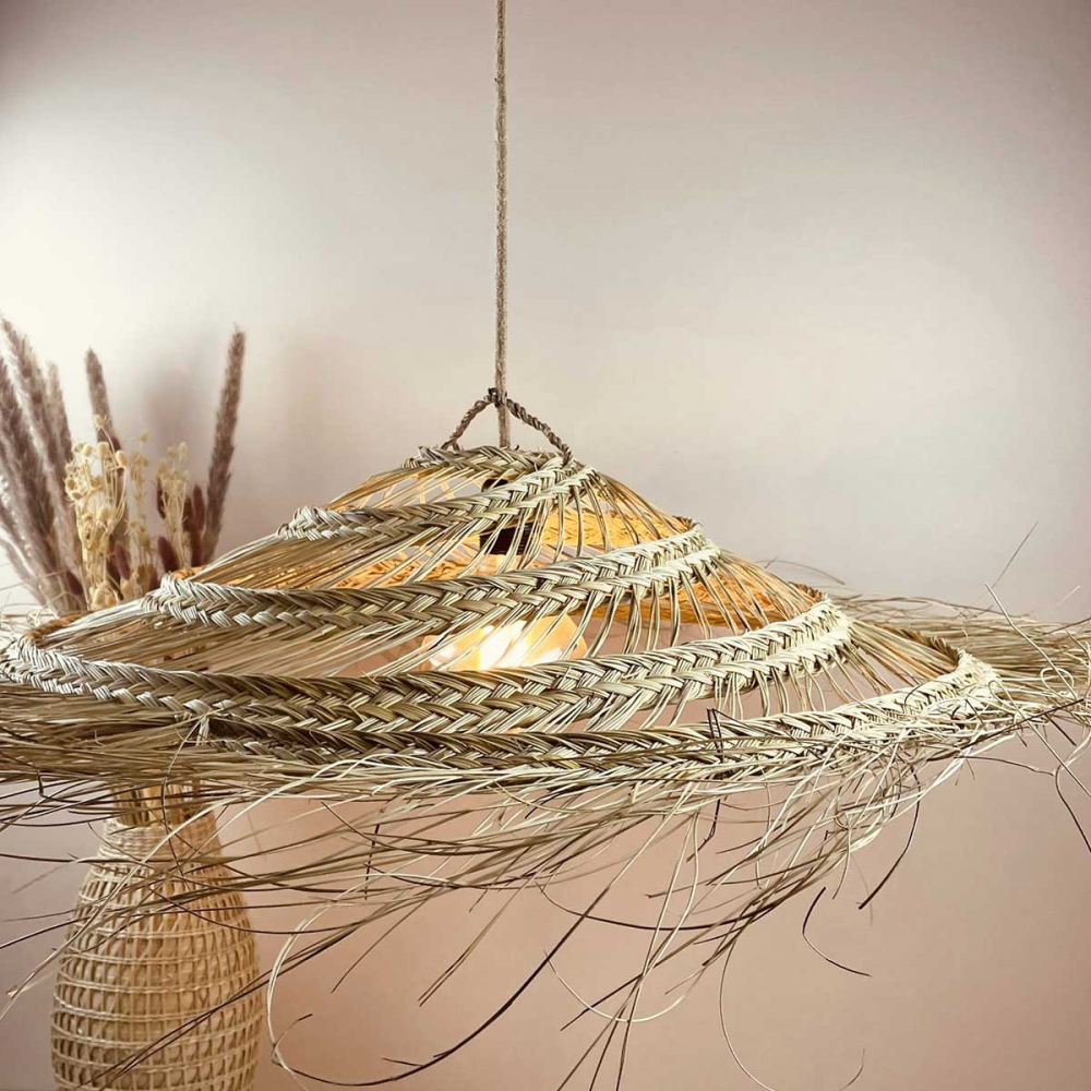 Suspension Paille ajourée forme Parasol en fibres alfa du Maroc
